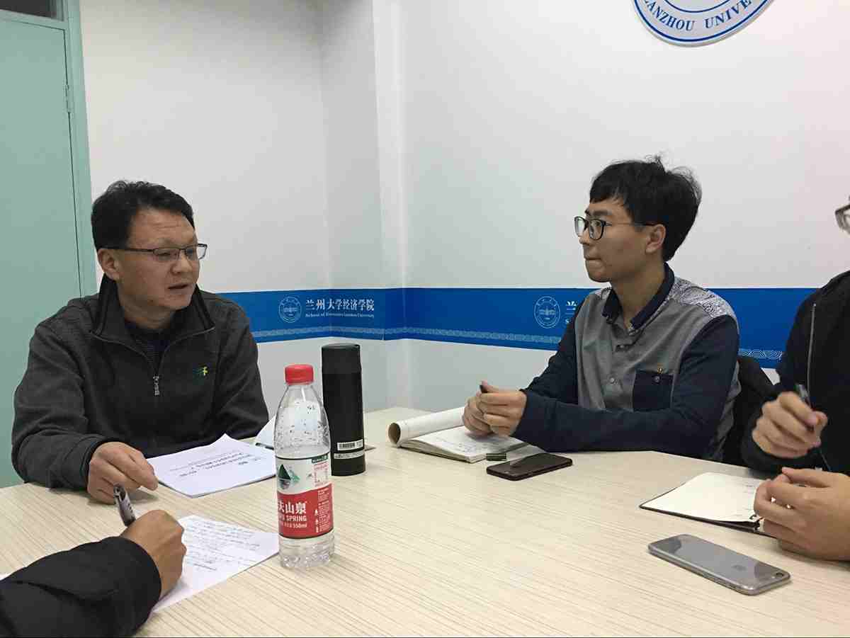 经济学院举办第三期“经韬师生半月谈”
